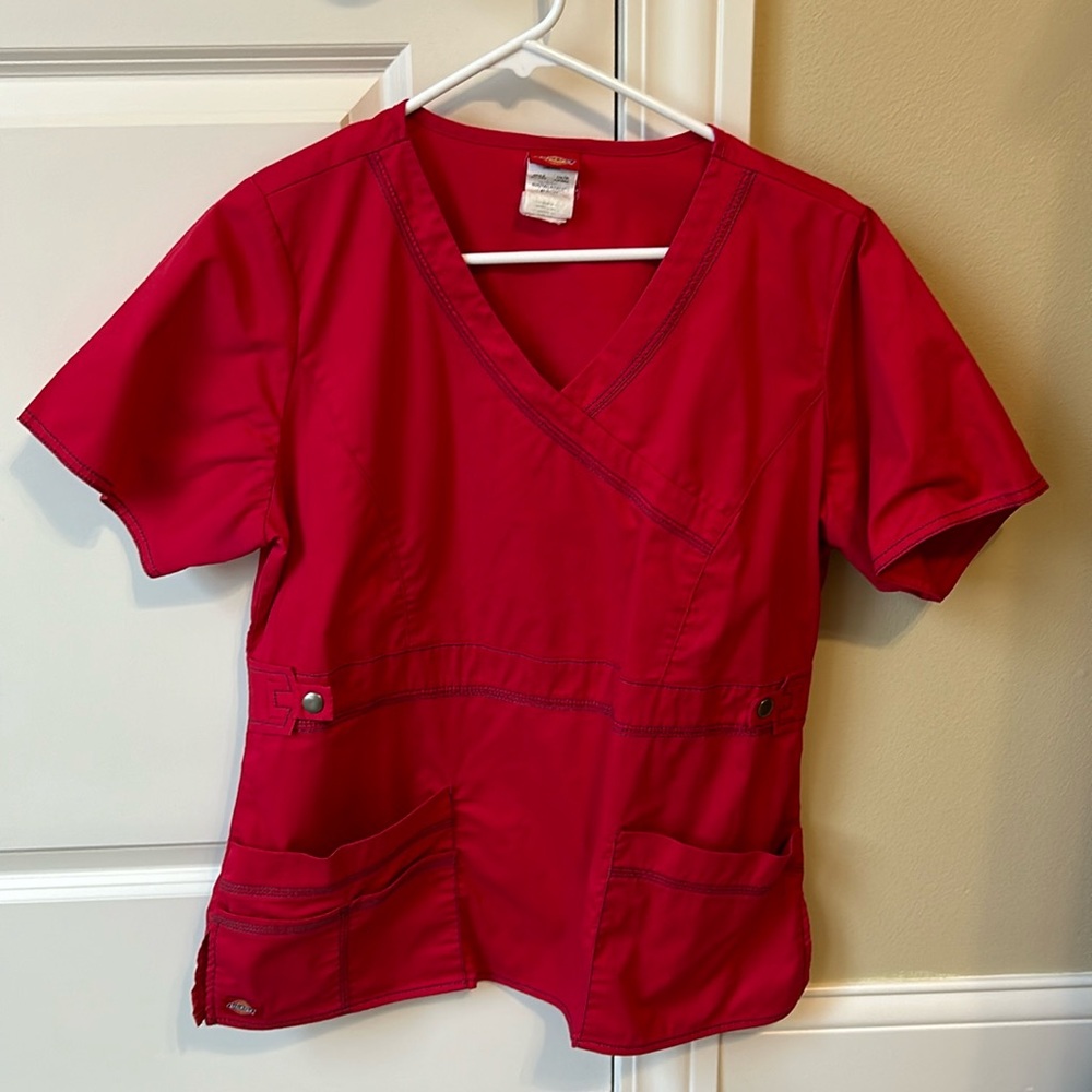 Red scrub top, women’s size medium